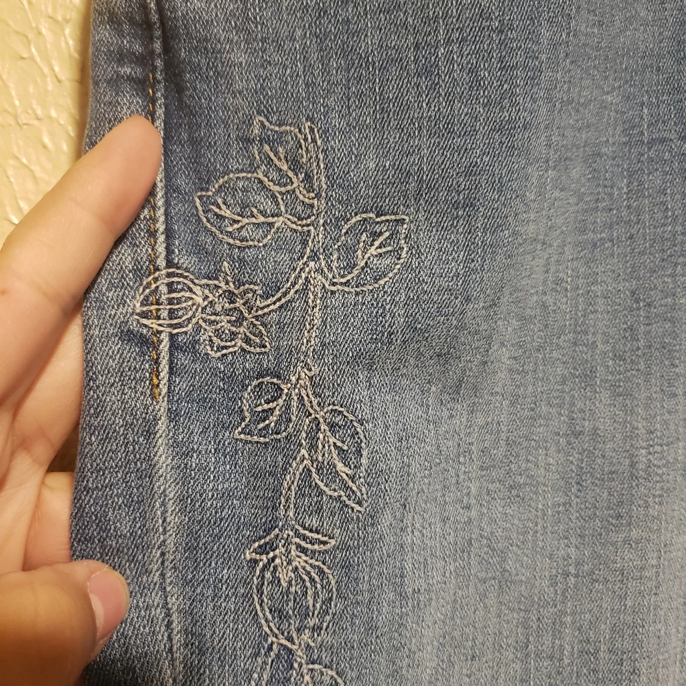 Levi's Embroidered Bootcut‎ Jeans Size 12